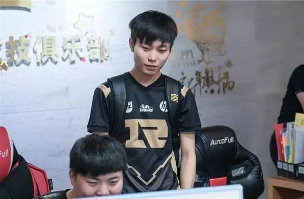 了更多的日 了更多的日